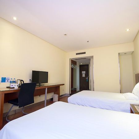 Hanting Express Shanghai Lujiazui Minsheng Road Экстерьер фото